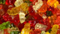 В Нидерландия: Установиха канабис в бонбони Haribo