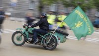 Рев и мирис на бензин: Мотосезонът в София е открит СНИМКИ