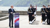 Туск предупреди: "Само силните ще избегнат войната" на фона на мащабен военен парад в Полша (СНИМКИ)