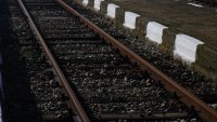 Мъж падна от влак на гарата в Чирпан, с опасност за живота е 