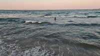 И в сряда остава слънчево и горещо