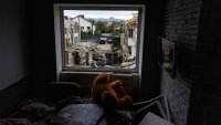 Фронтовите градове на Украйна са изпълнени със страх и неподчинение