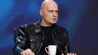 Слави към феновете на Калушев: Накрая ще остане само Ралица и санитарите от 