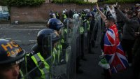 В кадър: Гневът в Саутхемптън след убийството на студент СНИМКИ/ВИДЕО