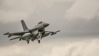 Украински Ф-16 е свален, пилотът катапултирал успешно