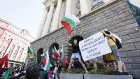 В кадър: Протест пред НС, искат с Русия, "с левъ" и оставка на кабинета