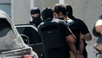 Арестуваха мъж с ръчна граната в Атина