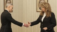 "Галъп": Илияна Йотова печели с 36.6%, Гюров я следва с 31.8%