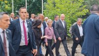 МС обясни за проблемите със самолета на Урсула