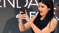Кайли Дженър пак подпали Instagram по черен бански