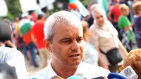 Костадинов: Еврозоната се срива пред очите ни