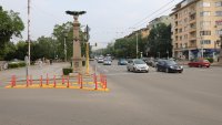 Монтираха пластмасови колчета на Орлов мост СНИМКИ