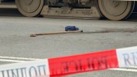 В кадър: Трагедията с прегазения от камион пешеходец