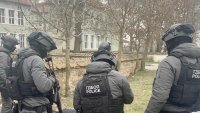При спецакция: Разабиха най-голямата фабрика за нелегални цигари у нас
