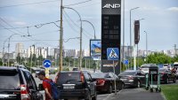 На някои места в Русия вече се продава бензин с купони ВИДЕО
