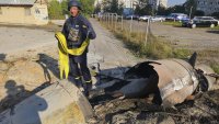 Руските удари и наближаващата зима принудиха киевчани да си стегнат багажа и да избягат