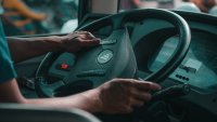 Хванаха водач на автобус от София до Казанлък да гледа порно, докато шофира ВИДЕО