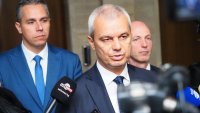 Костадинов: Делегация на „Възраждане" заминава за Русия за среща с Медведев за „Лукойл"