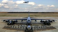Разби се бомбардировач Боинг Б-52 с 8 души на борда 