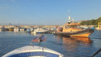 Спасиха четирима души след преобръщане на лодката им в морето