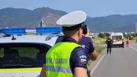 Дете е с опасност за живота след катастрофа на пътя Шумен-Карнобат
