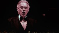 Андреа Бочели ще пее на церемонията по откриването на Световното по футбол