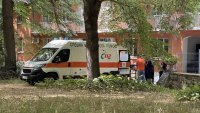Шофьор отнесе трима пешеходци на пейка в центъра на Пловдив