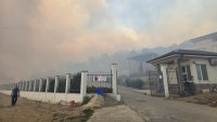 Евакуация заради пожара край Сунгурларе, една от винарните не може да бъде спасена