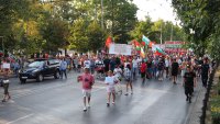 Протестиращите от "Възраждане" тръгнаха на шествие в София