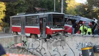 В кадър: От едно кафе до разрушен подлез и смачкани коли с откраднат трамвай 
