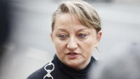 Сачева: Коледните добавки не трябва да са повод за разделяне на обществото