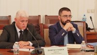 Остър спор в парламента: Стоянов прати Мирчев "да нарами пушката и да заминава"