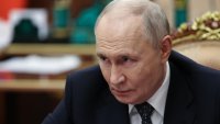 Путин инспектира лииниите за производство на руския самолет МС-21