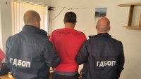 Трима души са задържани при акция на ГДБОП за източване на средства в Якоруда