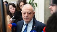 Атанас Атанасов: Когато се правят наденици и се редят листи, най-добре е да не надничаме вътре