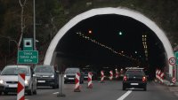 Облекчават трафика през тунелите „Топли дол“ и „Правешки ханове“ на АМ „Хемус“