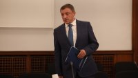 Вдовицата и дъщерята на Алексей Петров осъдиха прокуратурата за 64 000 лв.