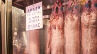 Гърция дава по 60 евро за храна на месец за хората с ниски доходи