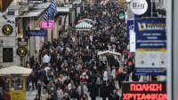 В Гърция бият камбаната: По-бедни сме от българите!