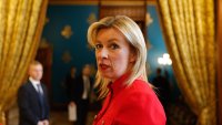 Захарова иронично: Да бяхме откраднали и хартиените карти от самолета на Урсула