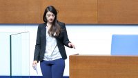 Лена Бориславова е осъдила Слави Трифонов за "Песен за Лена" 