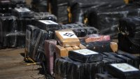 Мащабна операция в Благоевград: Разбиват мрежа за трафик и разпространение на наркотици