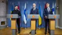  Зеленски предлага тристранна среща с Тръмп и Путин 