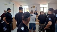 Експерти за &ldquo;Кръв и чест&rdquo;: Радикалните групи запълват емоционалната празнота у младите