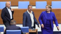 ГЕРБ-СДС: Не виждаме смисъл от мерките, субсидиите са "чук за демокрацията"