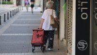 От днес пенсиите се изплащат по новия график