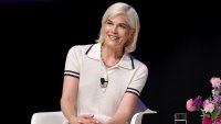 Селма Блеър полудя в самолет, отваряла вратата да скача