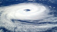 Метеорологична загадка над Америка: Къде са всички урагани? 