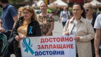 Протест на медицински сестри в шест града