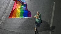 Шамар за Мелони: Лесбийките в Италия получиха право на отпуск по бащинство